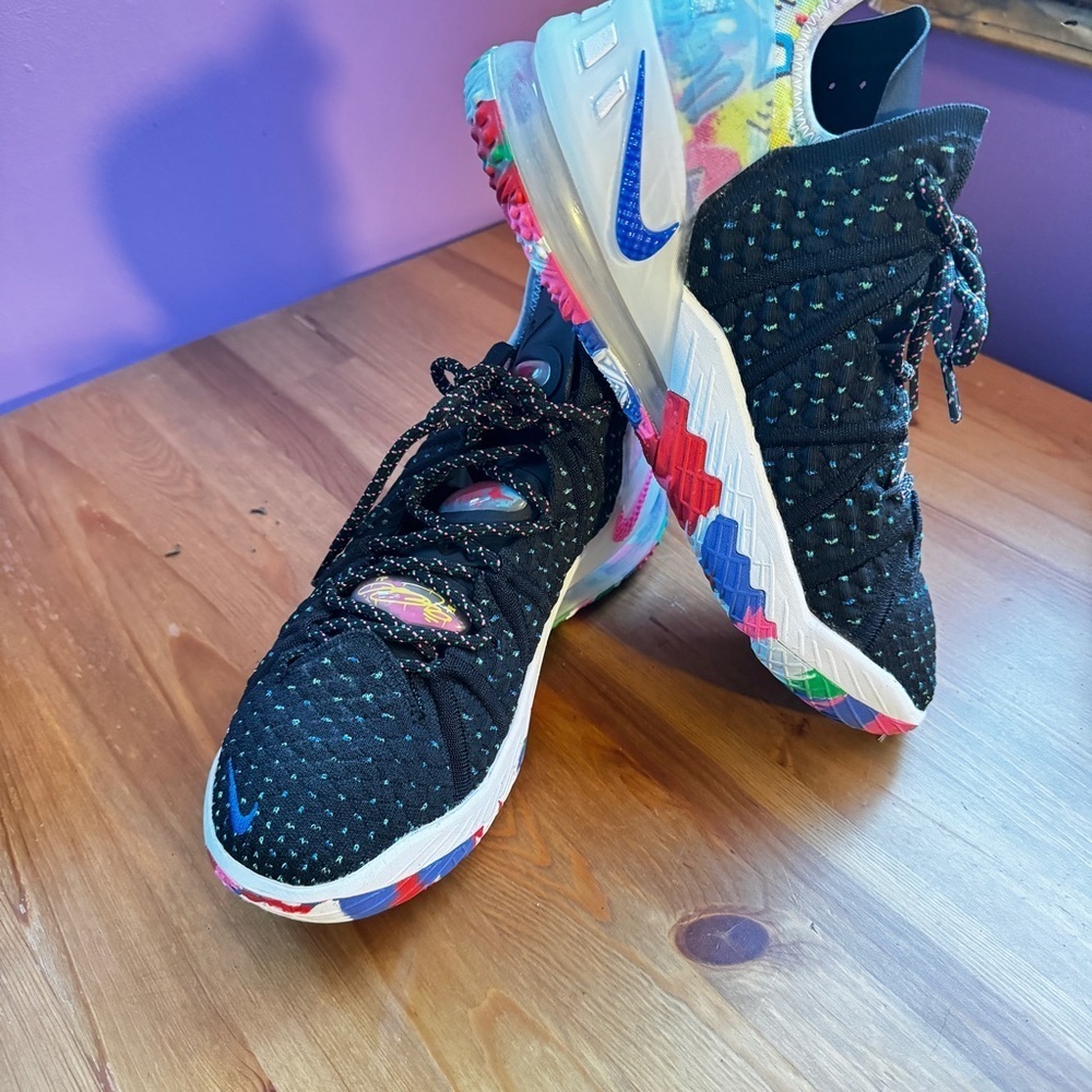Lebron James 18 graffiti sneakers